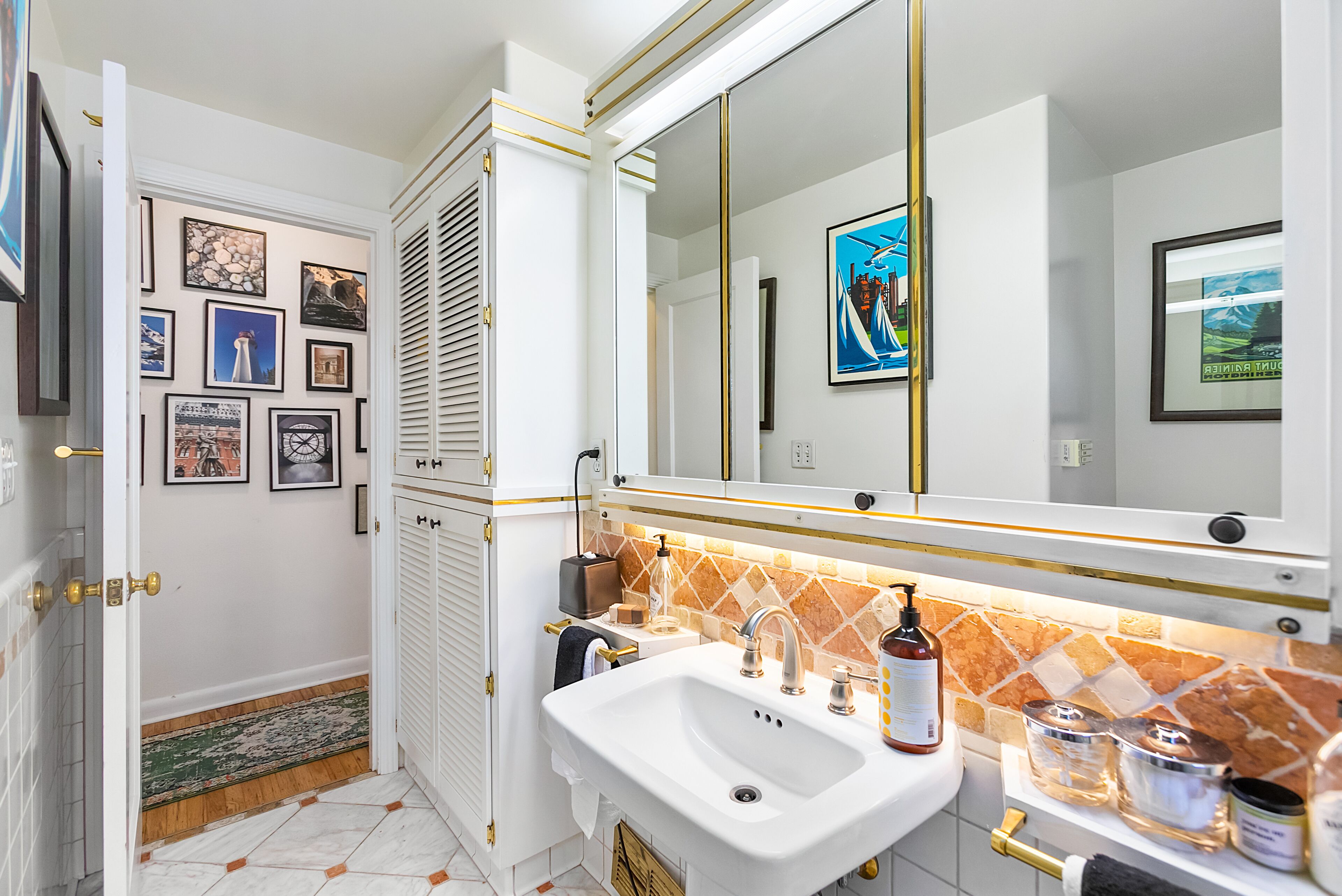 Magnolia on the Hill