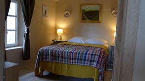 2 habitaciones, cuna de viaje, wifi y ropa de cama 