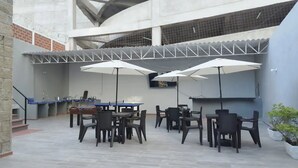 Phòng tập thể, 1 phòng ngủ, sân hiên, quang cảnh thành phố | Hiên