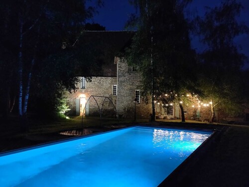Historical Family Château W/priv Pool, Hidden Gem! Close to Amenities