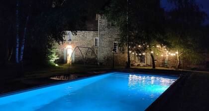 Historical Family ChĂąteau W/priv Pool, Hidden Gem! Close to Amenities