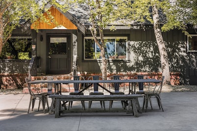 Shasta View Lodge - Cedar Cabin