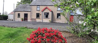 Brook Haven:Traditional Irish Farmhouse