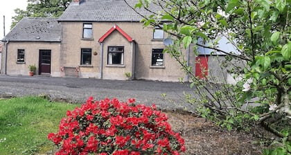 Brook Haven:Traditional Irish Farmhouse