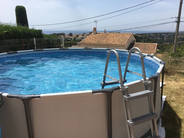 Piscina a l'aire lliure i piscina climatitzada