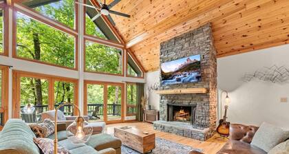 Riverview Retreat - Hot Tub - River Front