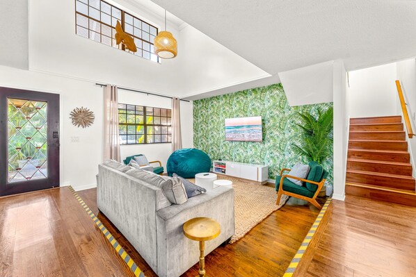 Smart TV, futbolito y libros 