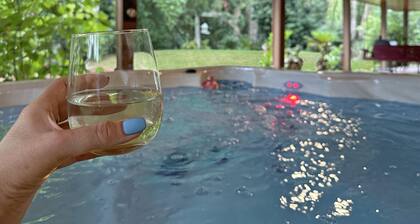 Tropical Paradise! Hammock*NEW Hot Tub*Swing*Foosball