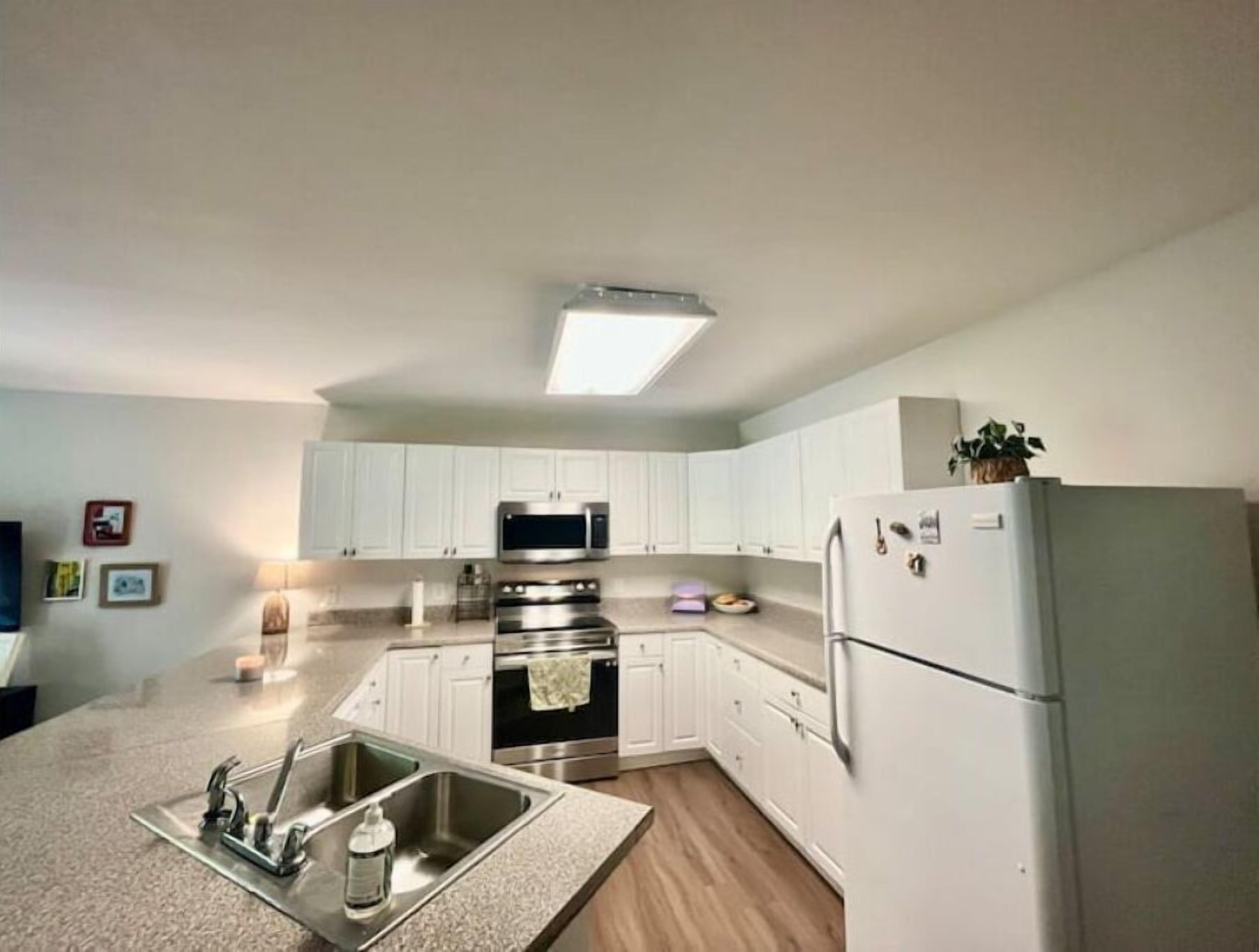 Cozy & Artsy Nashville Townhouse!