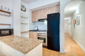 Fridge, microwave, oven, coffee/tea maker