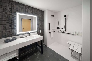 Salle de bain accessible aux personnes à mobilité réduite