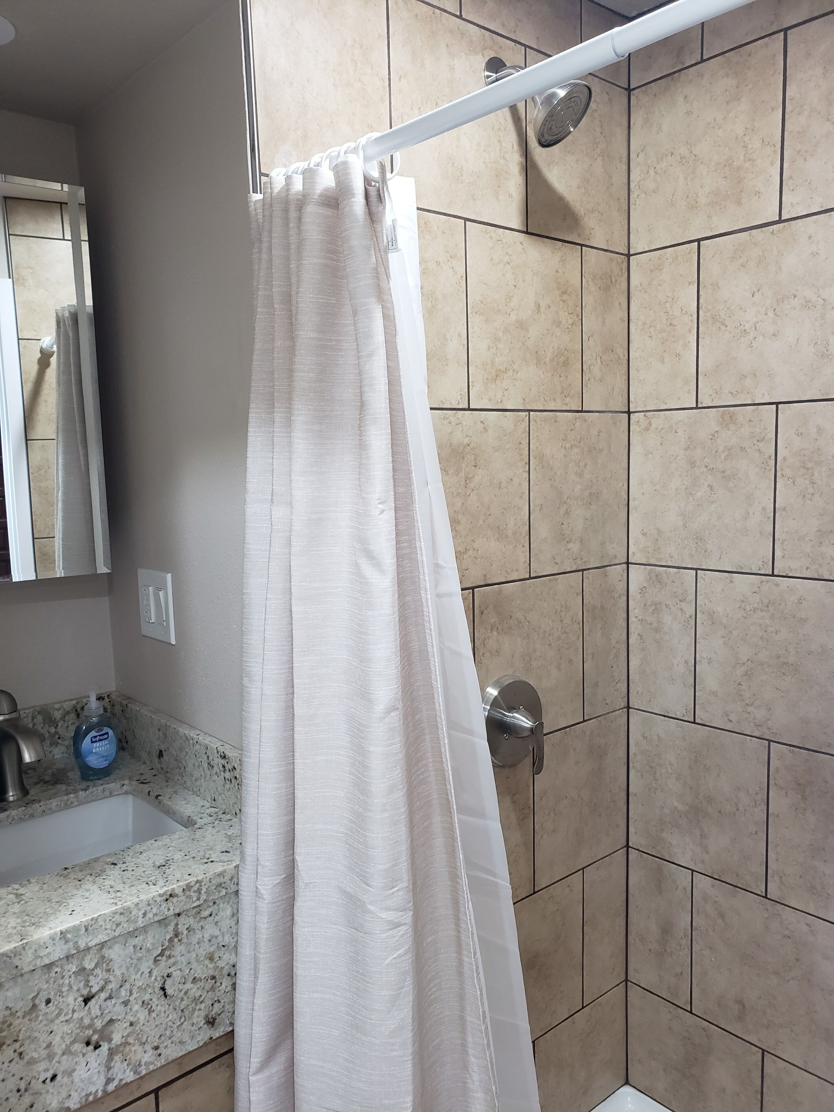 Studio, Excellent for one or two travelers. 19 min to Mission Beach.