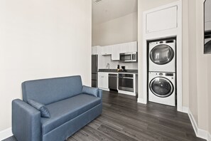Living area - Bywater Suite Hotel  (New Orleans)