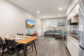 In-room dining - Bywater Suite Hotel  (New Orleans)