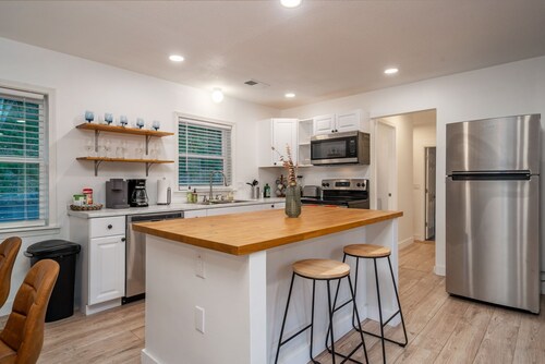 Bohemian Uptown Sleep 6 - 0.3 Mi Pullman Trailhead