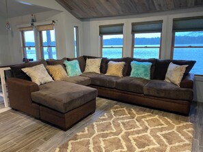 Smart TV, books, computer monitors - Beautiful Orange Lake ,Haven for real relaxation and rest with great sunsets 🌅 (Whiting)