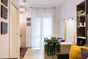 Lägenhet City | Vardagsrum | 43-tums platt-tv med digitalkanaler och tv