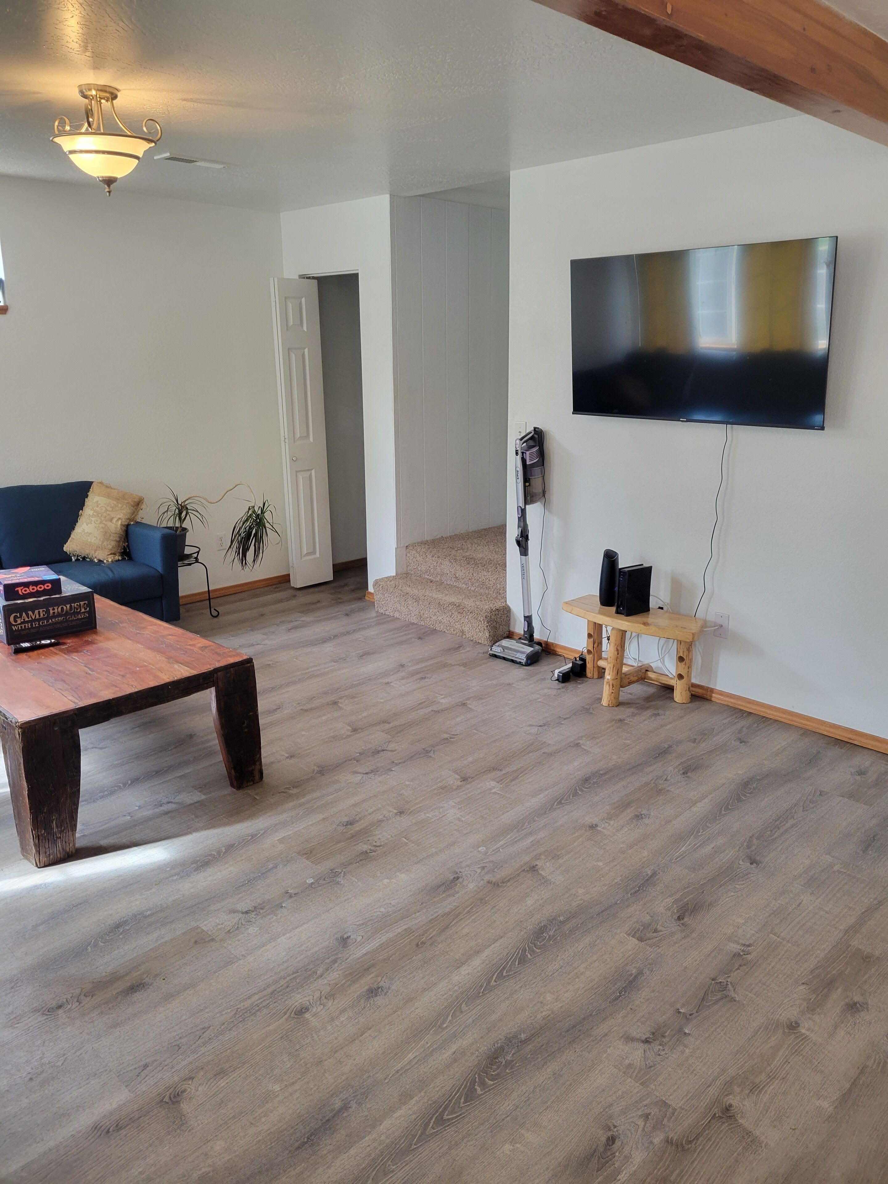 Cozy home centrally located with a hot tub