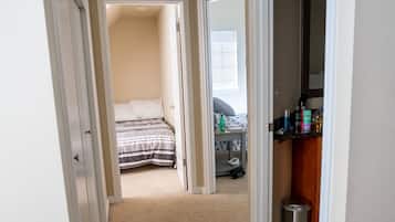 2 bedrooms, desk, iron/ironing board, travel crib