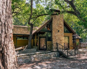 Comfort Cabin | Exterior