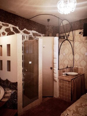 Hårføner og håndklær