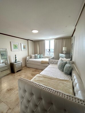 2 bedrooms, iron/ironing board, travel cot, free WiFi - Beautifull PH at Coral Beach Isla Verde Beach Front Building-Sea Dollar #6 (Carolina)