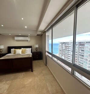 2 habitaciones, tabla de planchar con plancha y cuna de viaje 