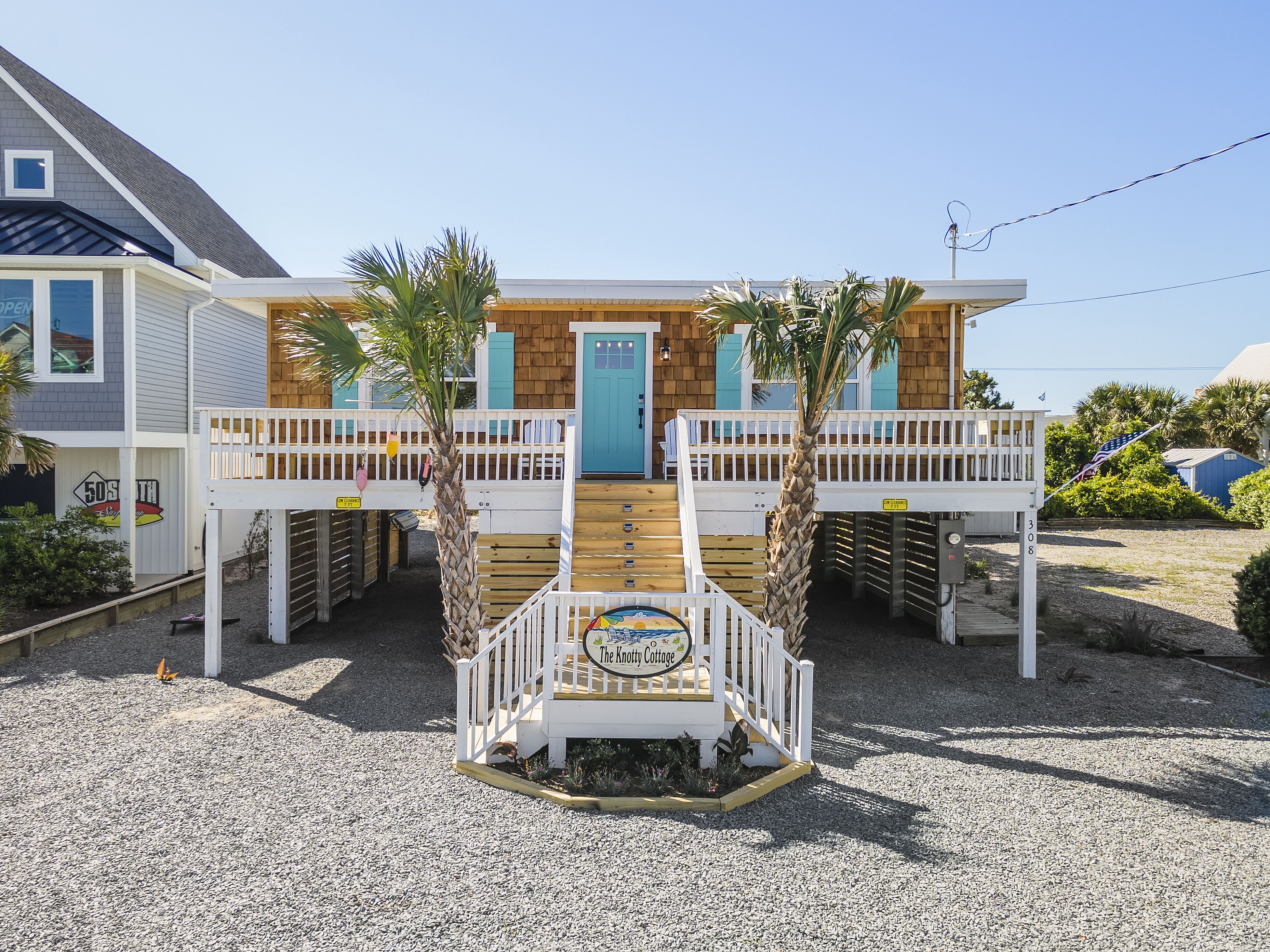 The AWARD-WINNING Knotty Cottage, Beach House, Newly Renovated