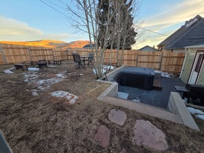 Outdoor spa tub - Updated*1895 Victorian*Hot Tub*MTN Views (Cripple Creek)
