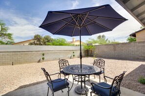 Outdoor dining - Tuscon Vacation Rental < 1 Mi to Golf Course! (Tucson)