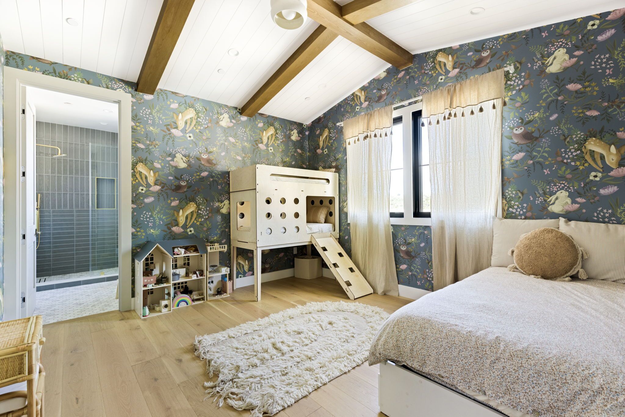 Exclusive Private Home w/Pool & Spa + Home Theatre