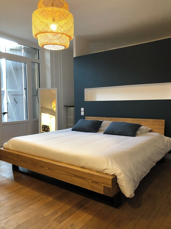 4 bedrooms, WiFi, bed sheets