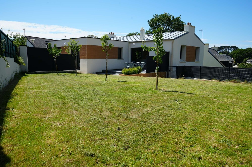 Contemporary house at the gates of Brest