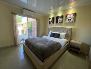 1 chambre, fer et planche à repasser, Wi-Fi gratuit, draps fournis