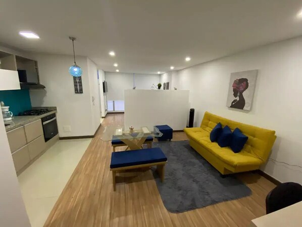 Living area - Confortable Apartaestudio-en el Único Club House Armenia (Armenia)