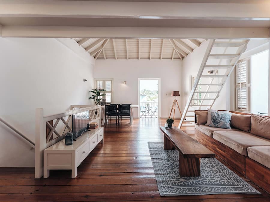 Apartamento urbano | Área de estar | Smart TV 43 polegadas com canais digitais, TV, Netflix