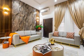 Luxury Duplex | Living room