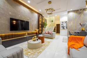 Luxury Duplex | Living room