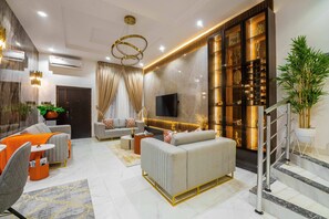 Luxury Duplex | Living room