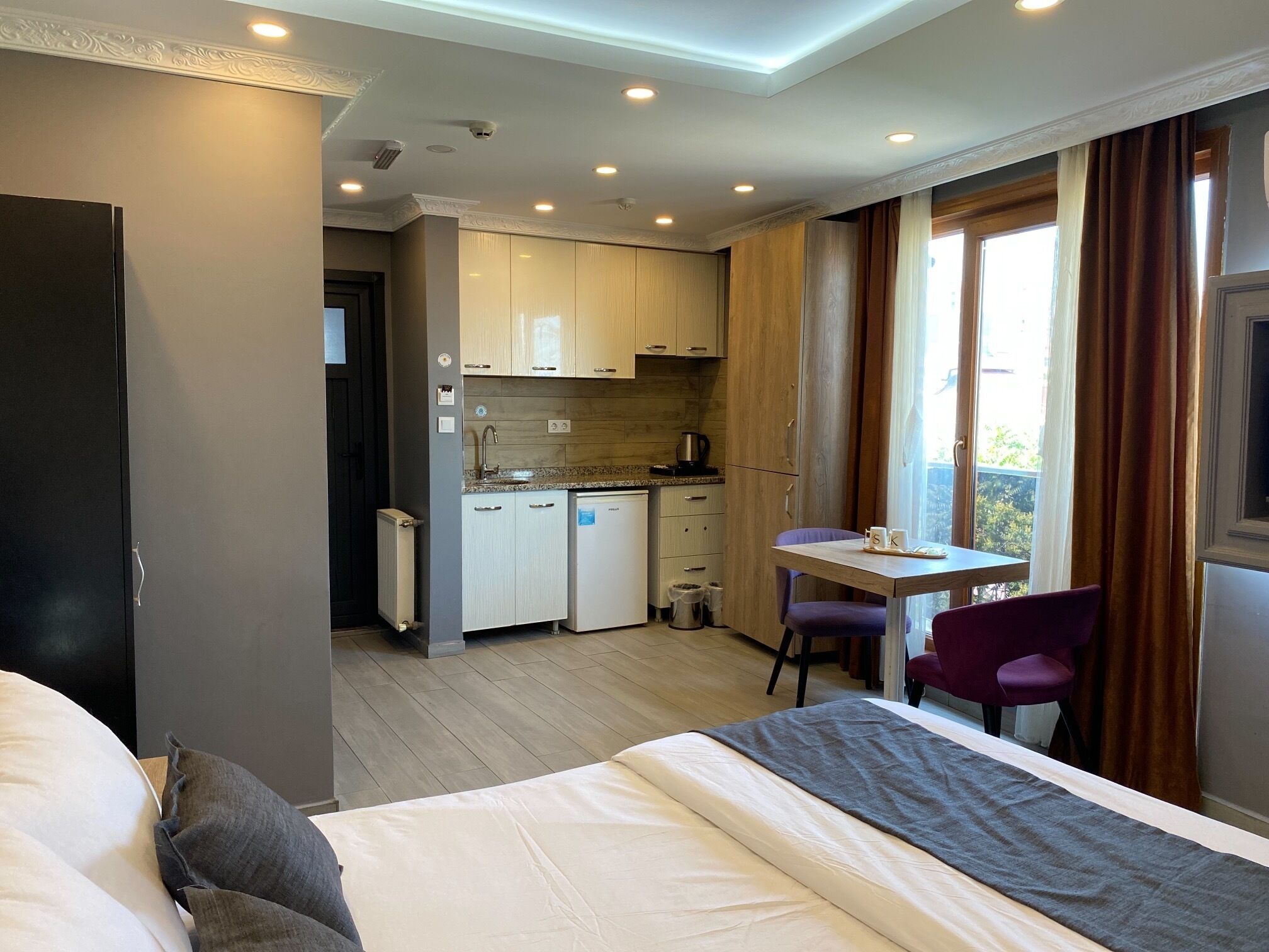 Economy-Zimmer | Hochwertige Bettwaren, individuell dekoriert, individuell eingerichtet