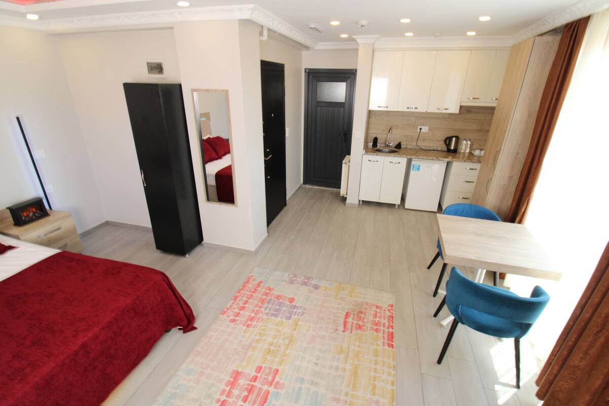 Economy Room | 1 bedroom, premium bedding, individually decorated