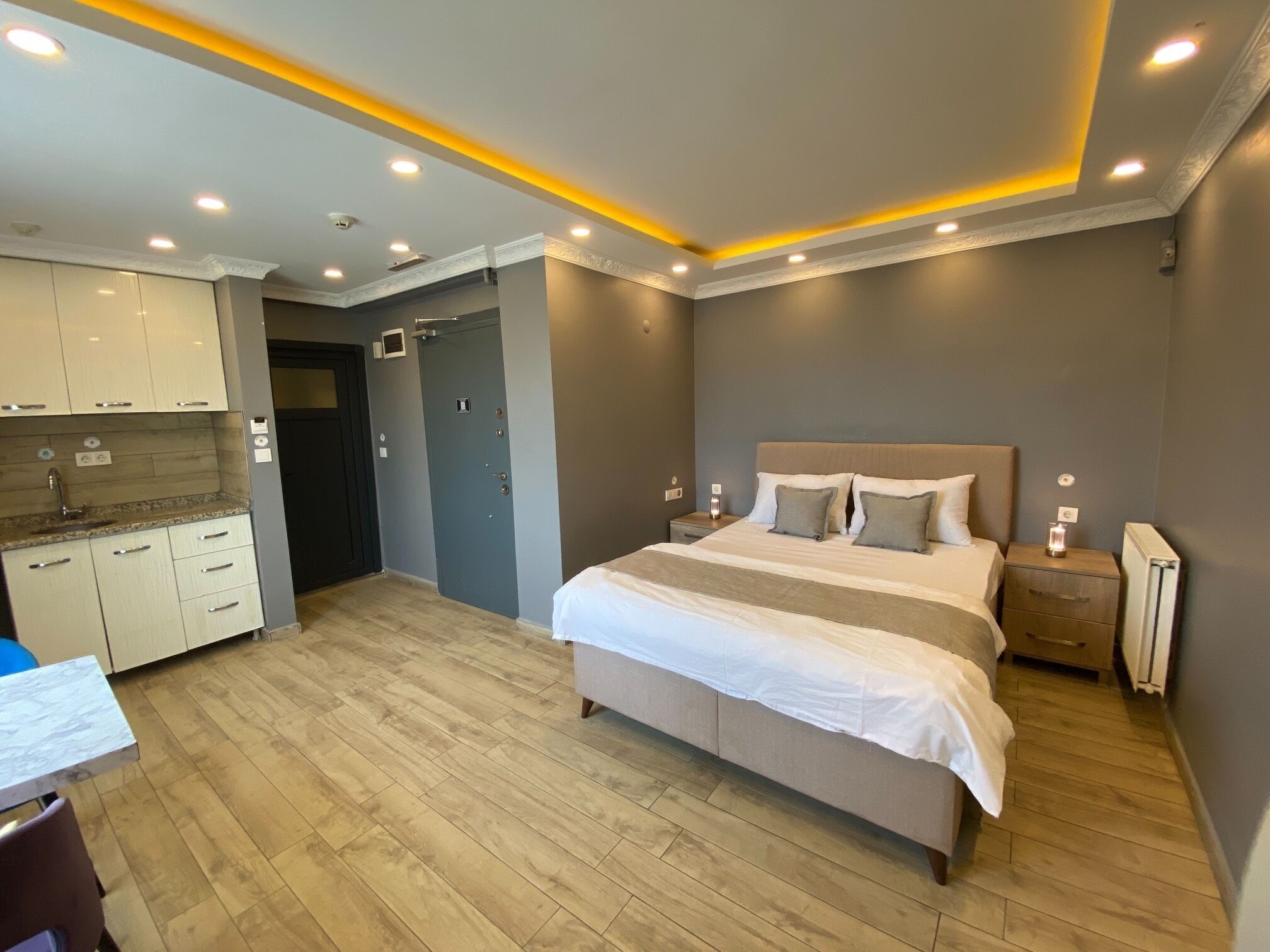 Rom – standard | Sengetøy av topp kvalitet, individuelt dekorert og individuelt innredet