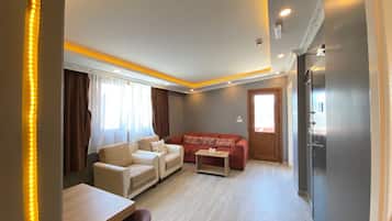 Deluxe Room | 1 bedroom, premium bedding, individually decorated