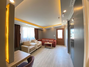 Chambre Deluxe | 1 chambre, literie de qualité supérieure, décoration personnalisée