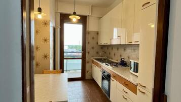 Microonde, forno, piano cottura