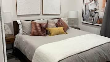 1 bedroom, travel cot, bed sheets