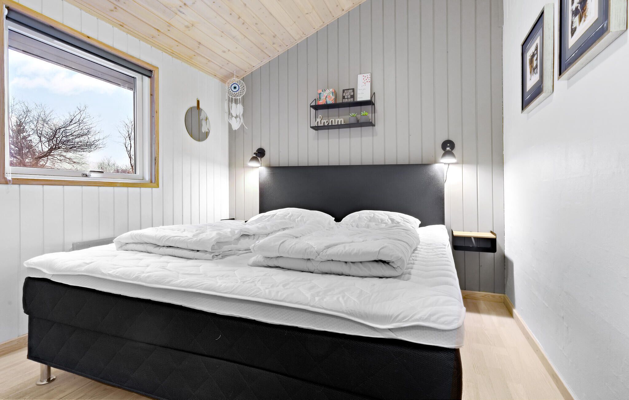 4 bedrooms, travel cot, free WiFi