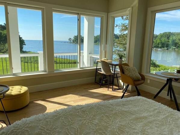 Iron/ironing board, travel cot, WiFi, bed sheets