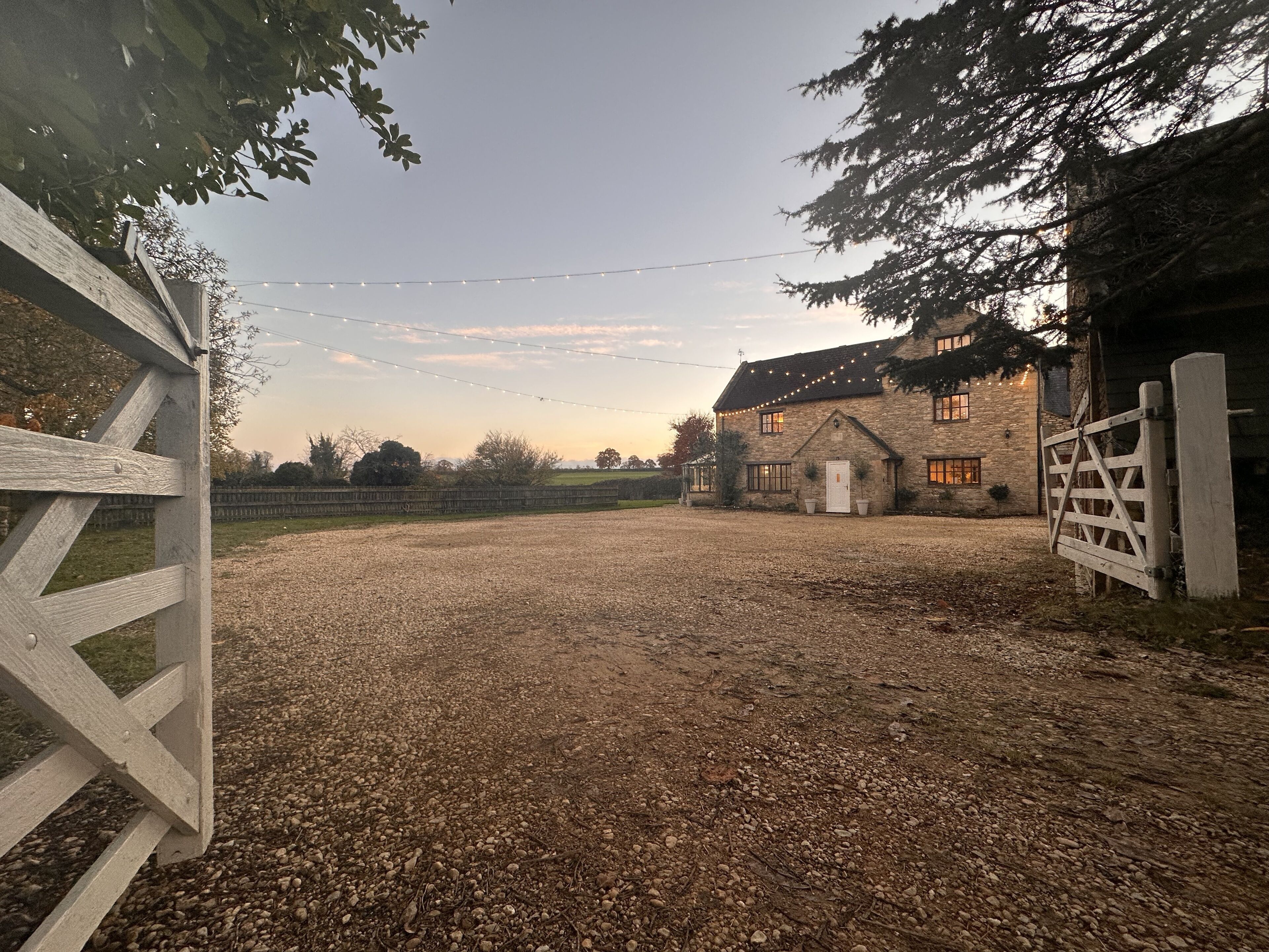 Luxury Cotswolds Retreat - Next to Bath & Castle Combe