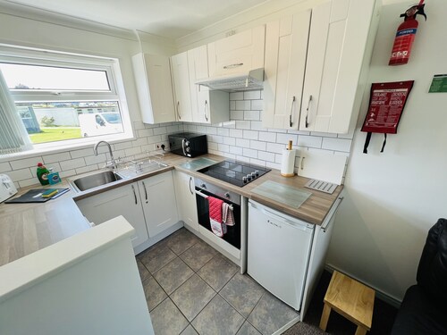 2 Bedroom Chalet SB113, Sandown Bay, Isle of Wight, Dog Friendly